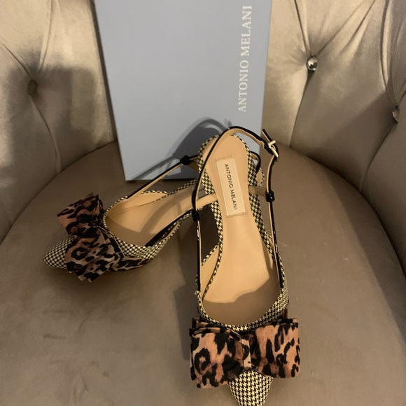 Antonio Melani style Galorie color hounds tooth, with a leopard bow. - Picture 6 of 13